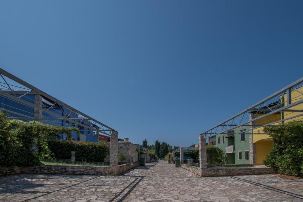 Apartments Faro Basanija Exterior photo