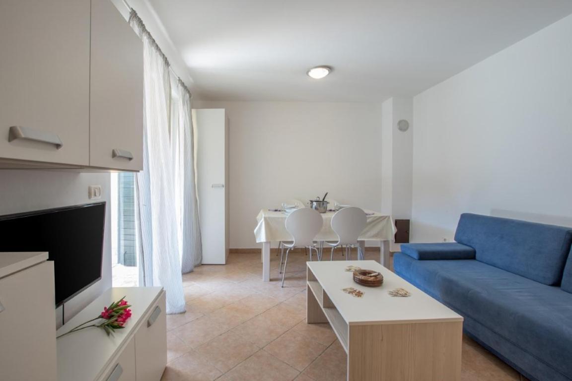 Apartments Faro Basanija Room photo